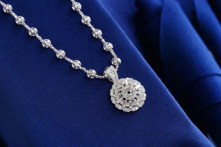 Discover Floating Diamond Pendants and Their Role in Contemporary Fine Jewelry