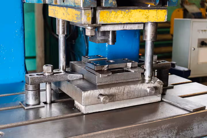 Overview of Hydraulic Press Machine Components and Modern Applications